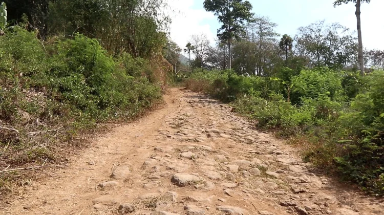 Hadapi Erupsi Lewotolok, Desa Jontona Minta Jalur Evakuasi Diperbaiki