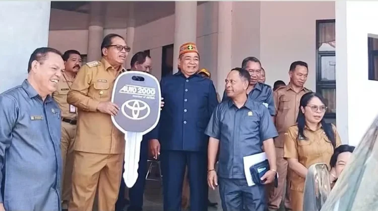 Pemkab Matim Terima Bantuan Ambulans dari YPA-MDR untuk RS Pratama Watu Nggong