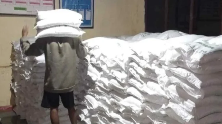 Beras Bantuan Pemerintah Gagal Tersalur, Ratusan Ton Masih Menumpuk