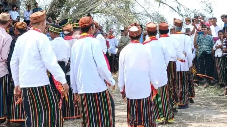 Darah, Benih dan Doa: Tradisi Lak Ntaun yang Tetap Hidup di Kampung Pata