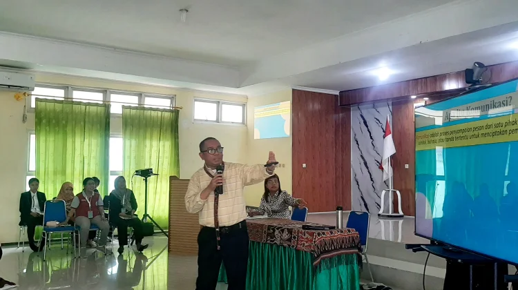 Ethos, Pathos, Logos Bantu Calon Perawat Bangun Komunikasi Efektif