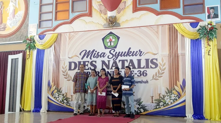 Tutur Kitab Suci Bahasa Inggris Warnai Persaingan Dies Natalis STIPAR Ende