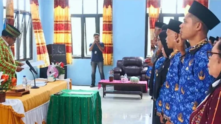 Bupati Manggarai Timur Lantik 15 Kepala Sekolah