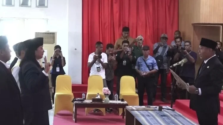 Bupati Sikka Lantik Sekda Definitif, Tekankan Penguatan Pemerintahan