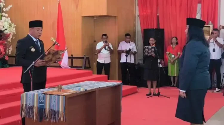 Femi Bapa Sekda Perempuan Pertama di Sikka