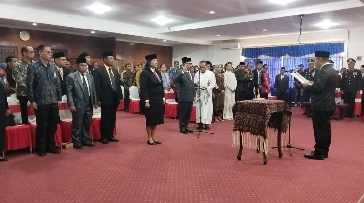 Gabriel Dala Resmi Dilantik, Bupati Ende Minta Birokrasi Berubah - RRI ...