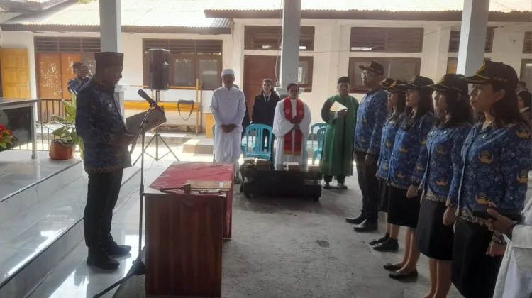 Bupati Sikka Lantik 352 PNS Berbasis Manajemen Talenta - RRI.co.id