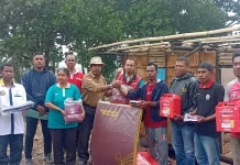 Dinsos Ende Salurkan Bantuan Darurat Cuaca Buruk