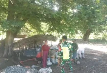 Babinsa Niranusa Aktif Pantau Keamanan, Warga Diminta Waspada Cuaca