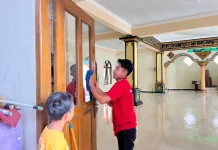 Aksi Sosial Ramadan, Rutan Ruteng Bersihkan MasjidJihadul Ukhro