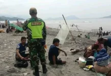 Babinsa Ondorea Pantau Pesisir dan Dengarkan Keluhan Warga