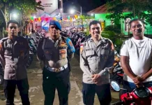 Polres Flores Timur Amankan Ibadah Sholat Tarawih di Masjid Kota Larantuka
