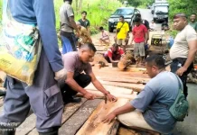 Polisi dan Warga Bersatu, Plat Deker Darurat Bangkitkan Akses Desa