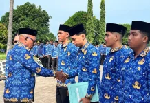 Bupati Lembata Serahkan SK CPNS Formasi 2025 pada Apel Kesadaran