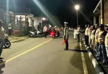 Polres Flores Timur Amankan Sholat Tarawih di Empat Masjid Kota Larantuka