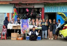 Paguyuban Arema–Arek Jatim Bagikan 800 Takjil untuk Warga Manggarai