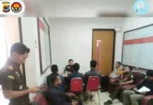 Polsek Riung Serahkan Tersangka Pengeroyokan ke Kejari Ngada