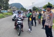 Polres Ende Berbagi Takjil, Libatkan Tokoh Agama dan Komunitas