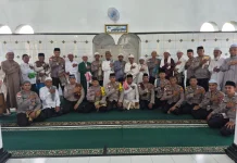 Quick Wins Ramadan, Polisi di Ende Jadi Petugas Sholat Jumat