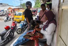 Senandung Mesin Jahit di Tengah Ramadan yang Sepi