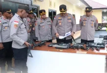 Kapolres Ngada Pimpin Pemeriksaan Senpi dan Amunisi