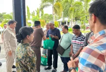 Kejari Manggarai Barat Berbagi Kepedulian jelang Lebaran