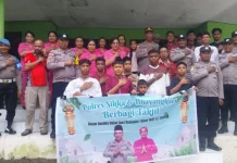 Polsek Bola Berbagi Takjil di Panti Asuhan
