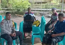 Bhabinkamtibmas Naruwolo Sambangi Warga Ekolay Ingatkan Kamtibmas