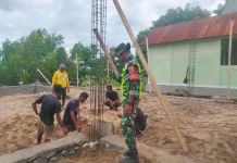 Babinsa Maurole Pantau Pembangunan Koperasi Desa Merah Putih