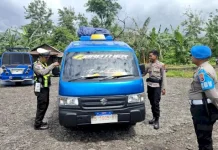 Satlantas Flotim Intensif Pantau Arus Mudik di Terminal Lamawalang