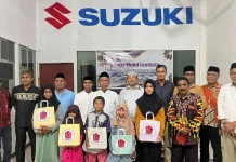 Suzuki Lembata Santuni 50 Anak Yatim di Lewoleba