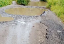 Jalan Trans Utara Ende Rusak, Warga Minta Perbaikan
