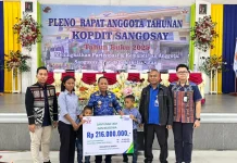 Dua Anak Pekerja Terima Beasiswa dari BPJS Ketenagakerjaan