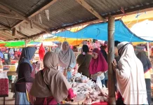Harga Pangan Naik, Pasar Mbongawani Padat H-1 Lebaran