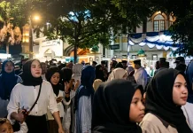 Ratusan Umat Muslim Labuan Bajo Pawai Takbir Jalan Kaki