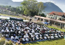 Ribuan Umat Islam Manggarai Sholat Akbar Idul Fitri di Natas Labar