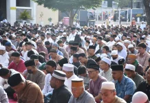 Ribuan Jamaah Salat  Idulfitri 1447 Hijriah di Lapangan Mapolda NTT