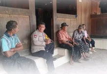 Bhabinkamtibmas Naruwolo Ajak Tokoh Masyarakat Selesaikan Masalah Adat