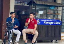 Pengunjung Padati Bakso Bandara saat Malam