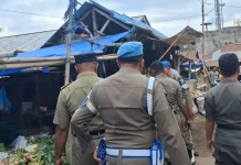 Sat Pol PP Ende Gelar Penertiban Pedagang Pasca Libur Lebaran