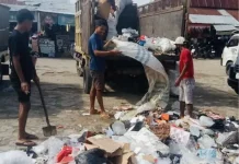 Pasukan Kuning DLHP Mabar Tetap Siaga saat Lebaran, Jaga Kebersihan Labuan Bajo