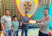 Polres Nagekeo Serahkan Santunan Duka untuk Keluarga Bripka Maksimus Ngai Rema