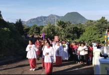 Ribuan Umat Nanganesa Rayakan Misa Minggu Palma Khidmat
