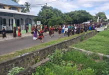 Ratusan Umat Ikuti Salib Jumad Agung di Jalan Durian Ende