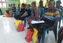 Pemulung Kota Uneng Terima Kado Paskah Mengharukan