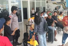 Polisi Amankan Aktivitas Penumpang di Bandara Gewayantana Larantuka