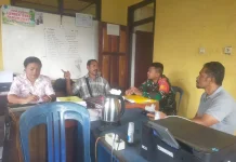 Babinsa Boawae Perkuat Komsos dan Monitoring Wilayah di Desa Leguderu