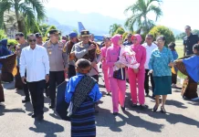 Kapolda NTT di Ende Disambut Adat, Tekankan Pelayanan Humanis