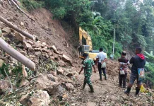 Longsor di Worhopapa Berhasil Dibersihkan, Akses Jalan Kembali Normal