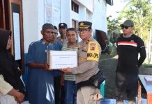 Polres Flotim Salurkan Bantuan untuk Korban Gempa Adonara Timur